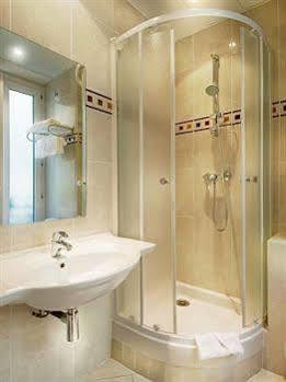 Elysée Etoile Hotel 2*